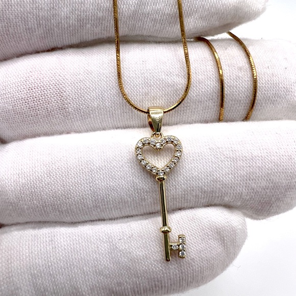 Gold Plating over Sterling Heart Key Cz Necklace - Picture 3 of 13